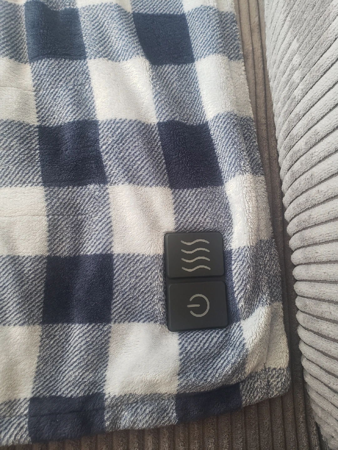 Brookstone Heated Throw Blanket 50" x 60" - photo 5