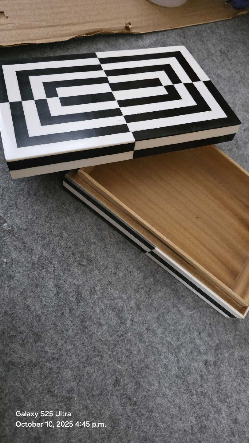 Handmade Wooden Decorative Box.with wooden clips - photo 5