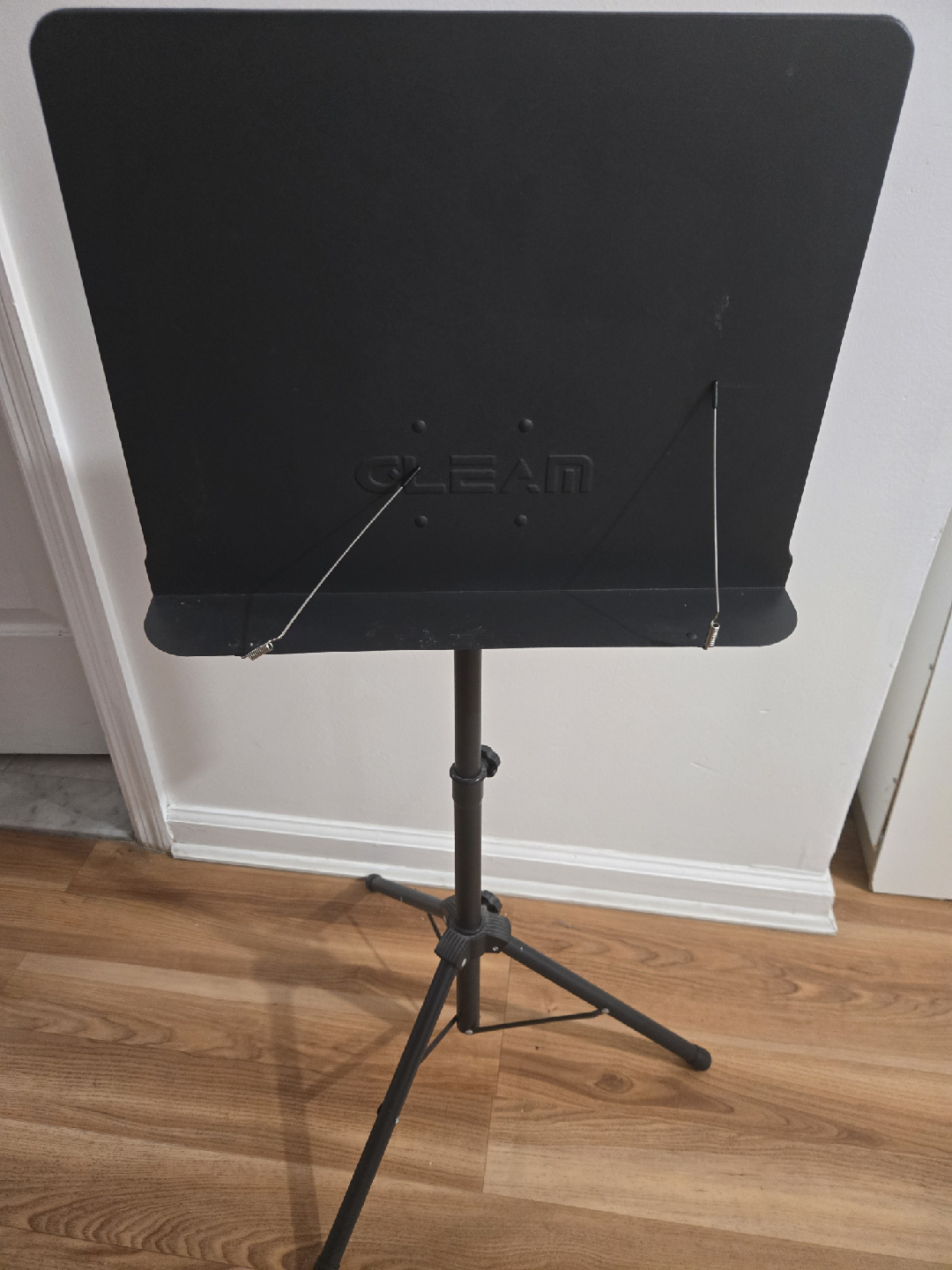 GLEAM Music Stand