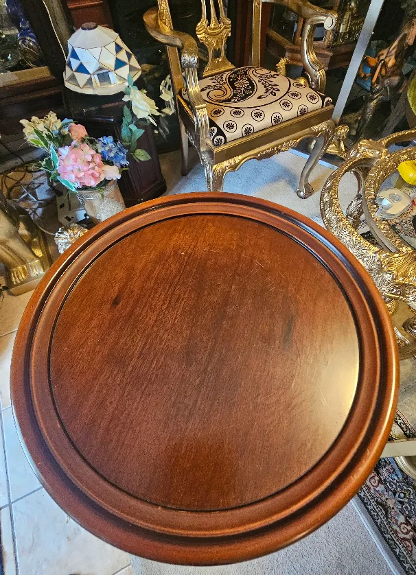 Wooden Pedestal Accent Table - Dark Brown image indicator(3)