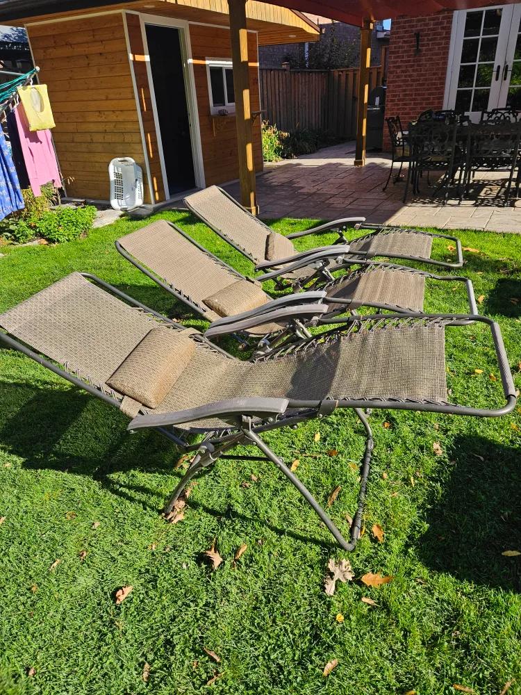 Set of 3 Zero Gravity Lounge Chairs image indicator(7)