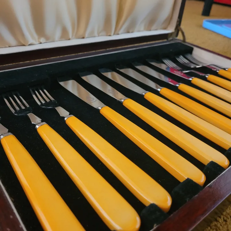 George Butler & Co. Sheffield England Cutlery Set image indicator(2)