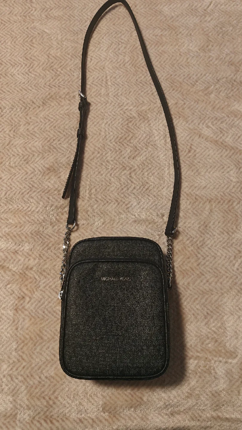 Micheal Kors Crossbody image indicator(2)