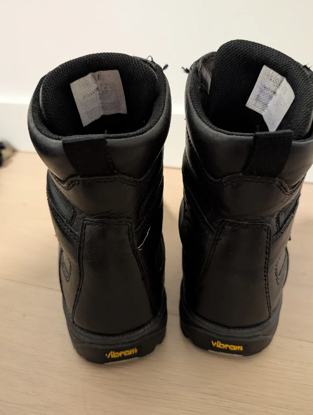Gore-Tex Black Leather Winter Work Boots Size 10.5 wide image indicator(4)