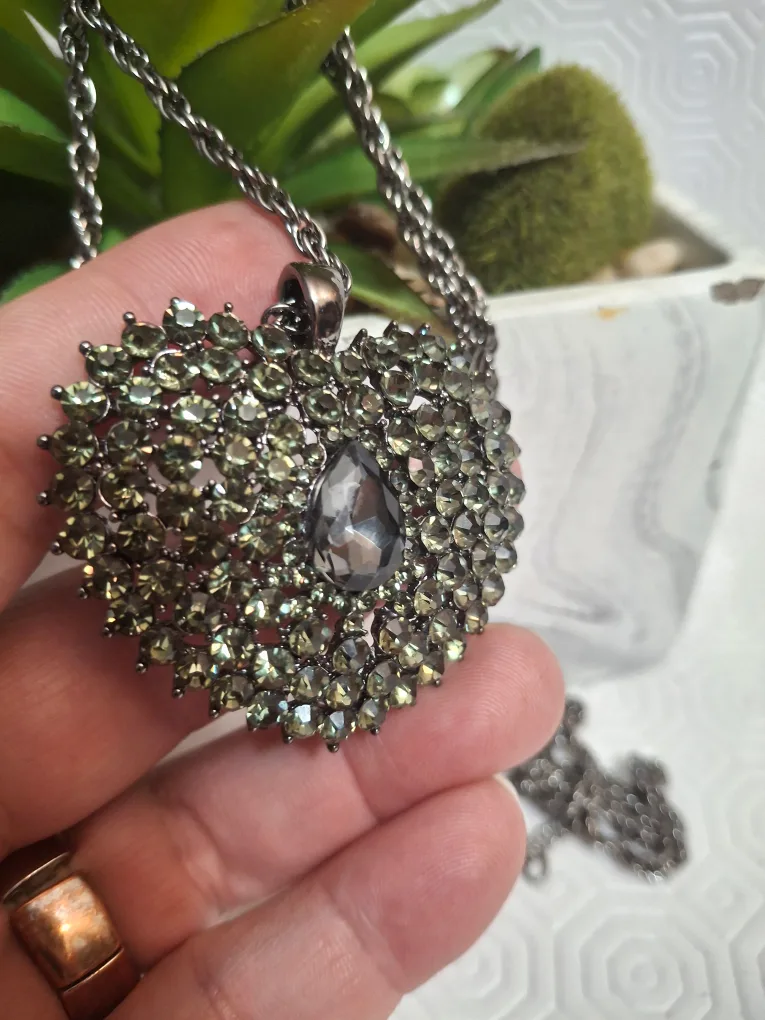 Rhinestone Heart Pendant Necklace image indicator(4)