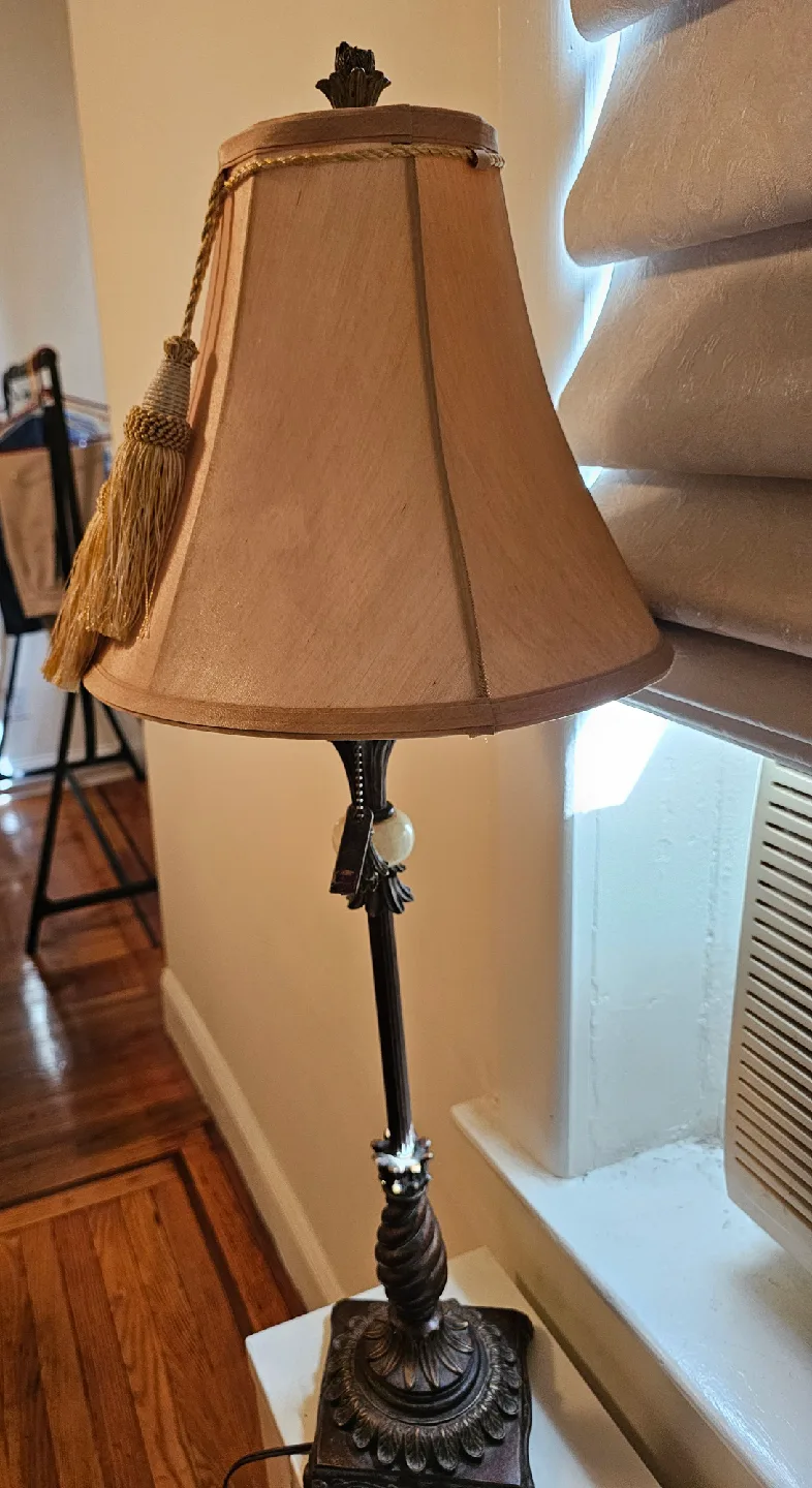 Antique brass table lamps / Beautiful! image indicator(7)