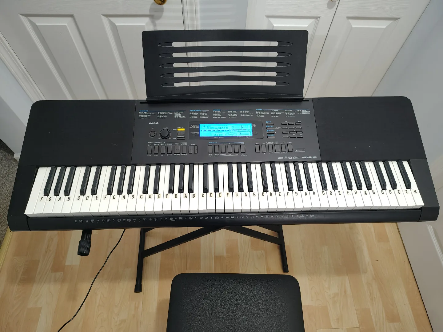 Casio WK-245 Keyboard w/bench image indicator(4)