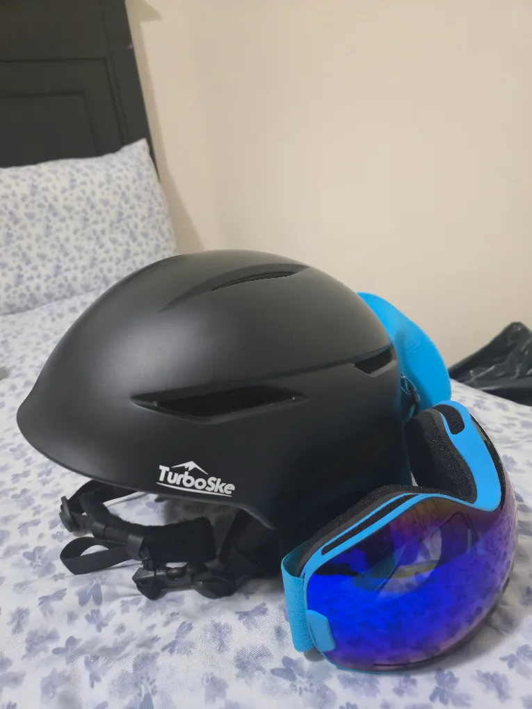 Burton Snowboard Set with Boots (Size 11) image indicator(3)