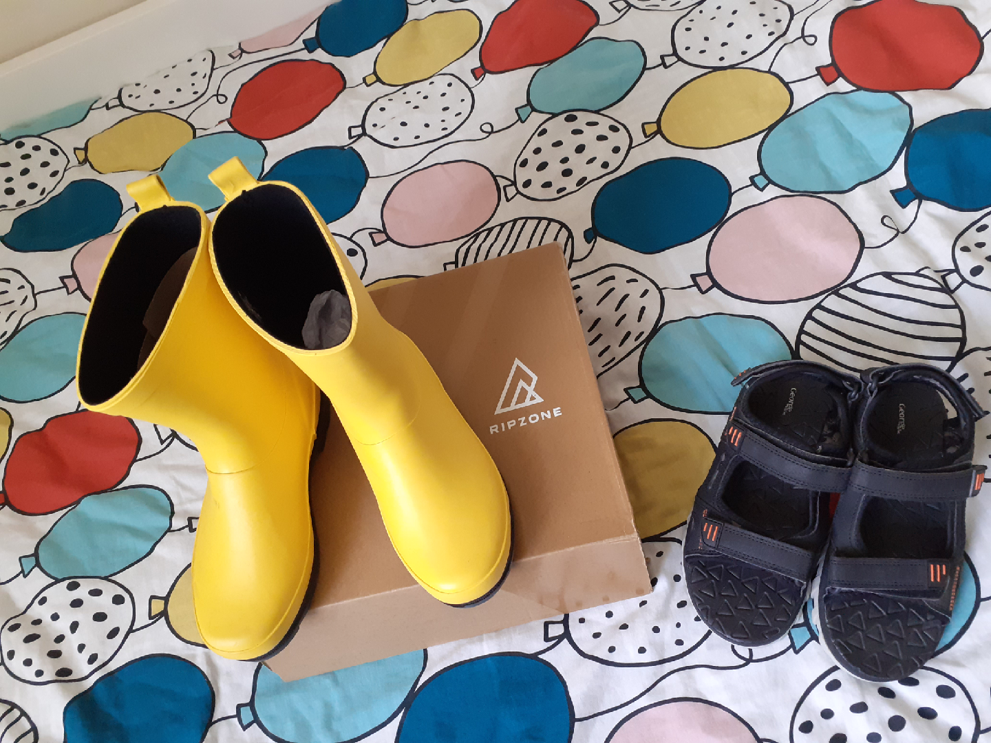 Kid's Ripzone Yellow Rain Boots - Size 3 &  Gorge Sandal size 3