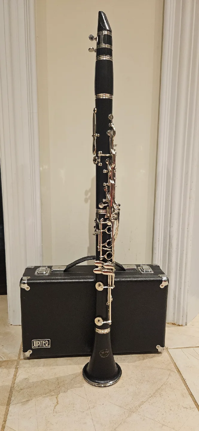 Jupiter Clarinet with Case image indicator(2)
