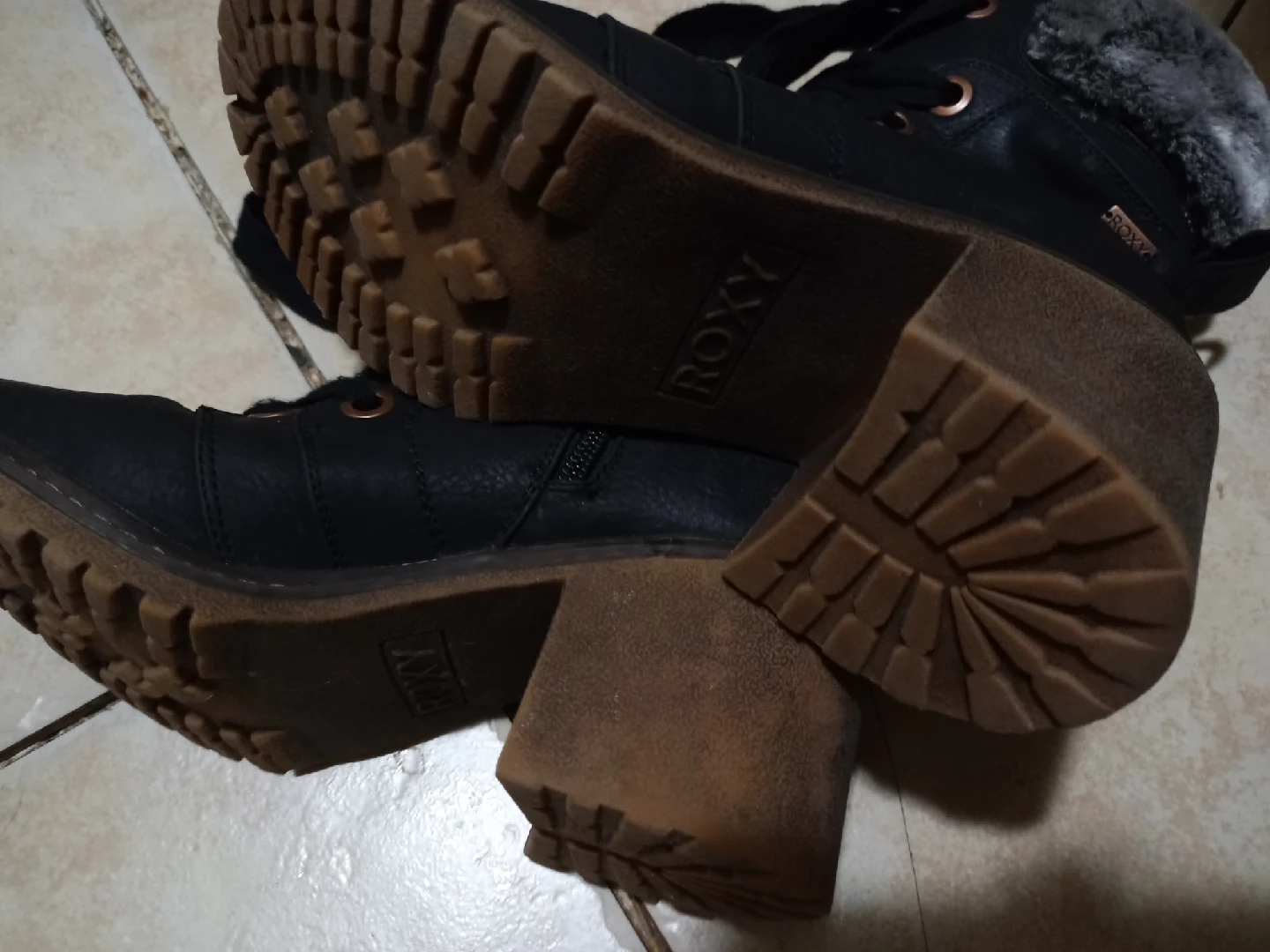 Roxy Ladies Black Heeled Boots size 7.5 - photo 3