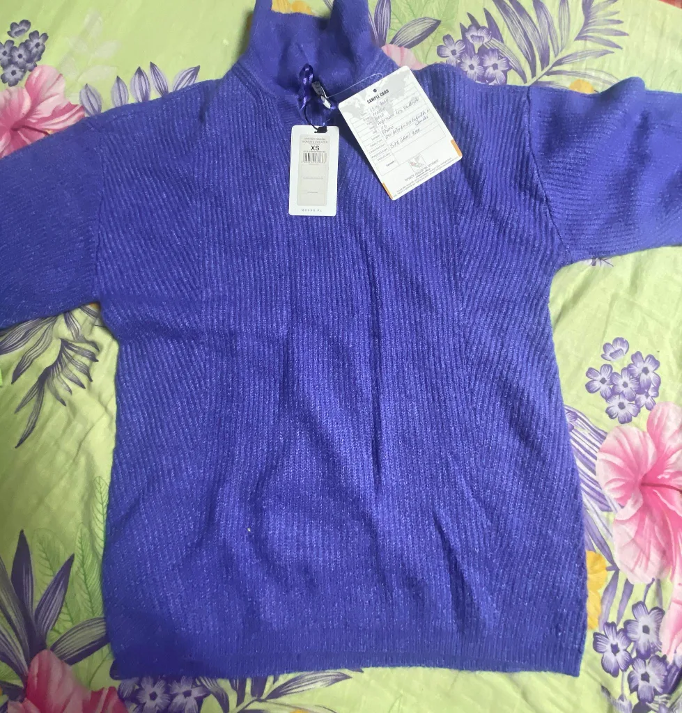 New Moodde XS Purple Knit Sweater thumbnail
