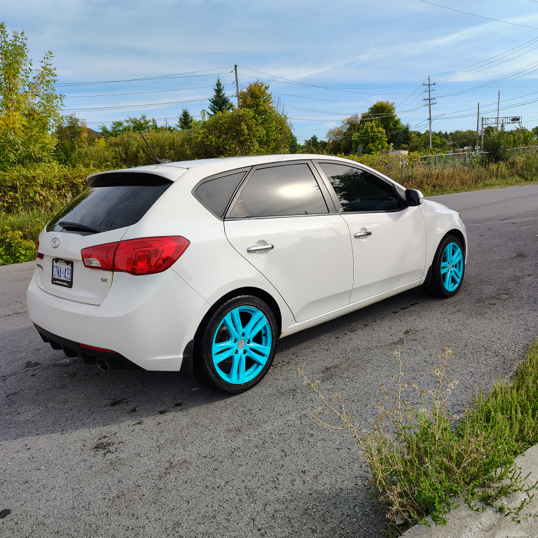 2011 Kia Forte5 SX automatic, leather - photo 2