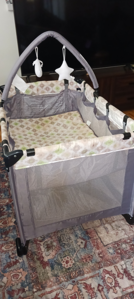 Harmony Play & sleep crib bassinate $35 - photo 3
