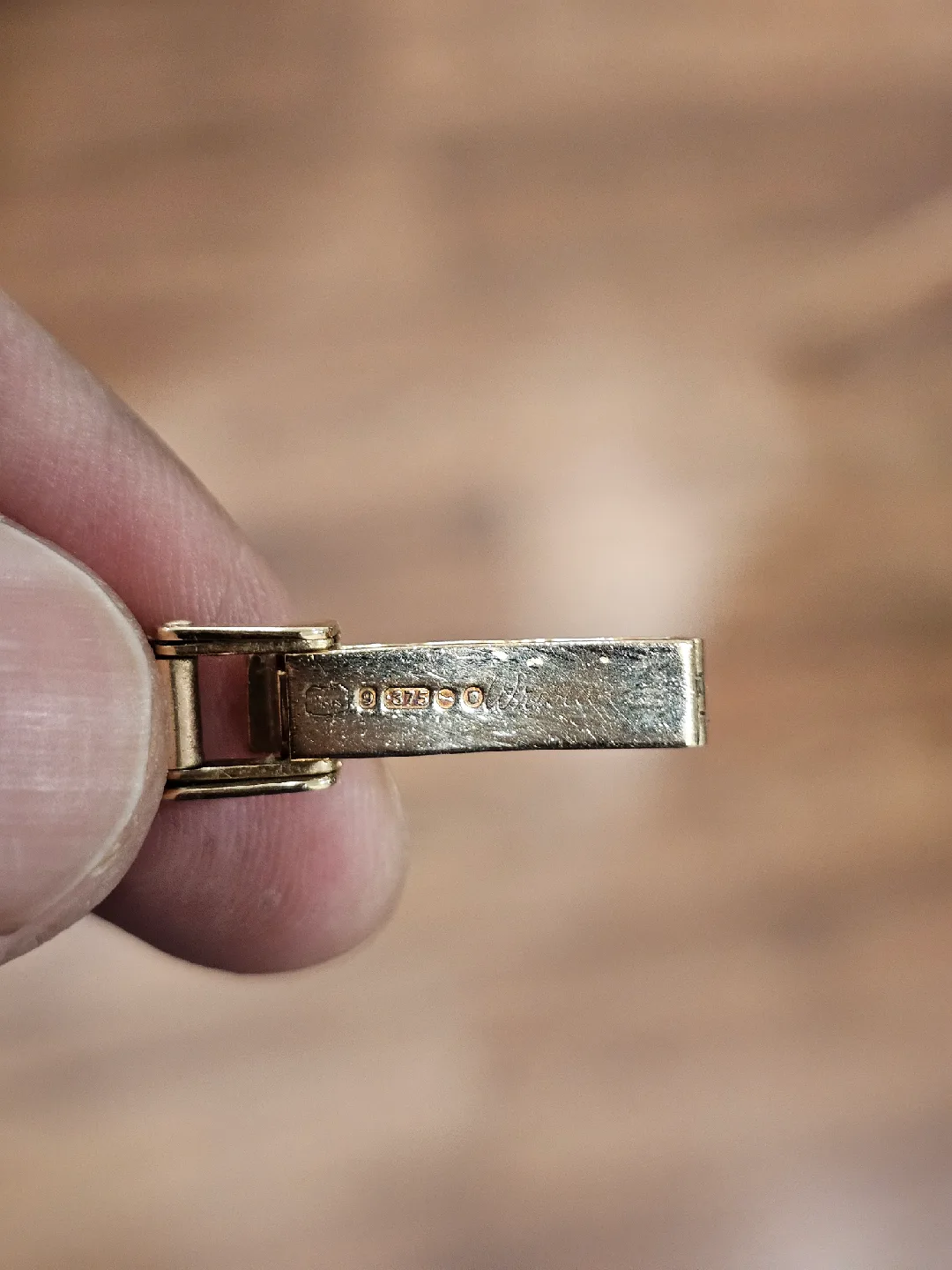 Tissot 9k Solid Gold  Women's Watch image indicator(2)