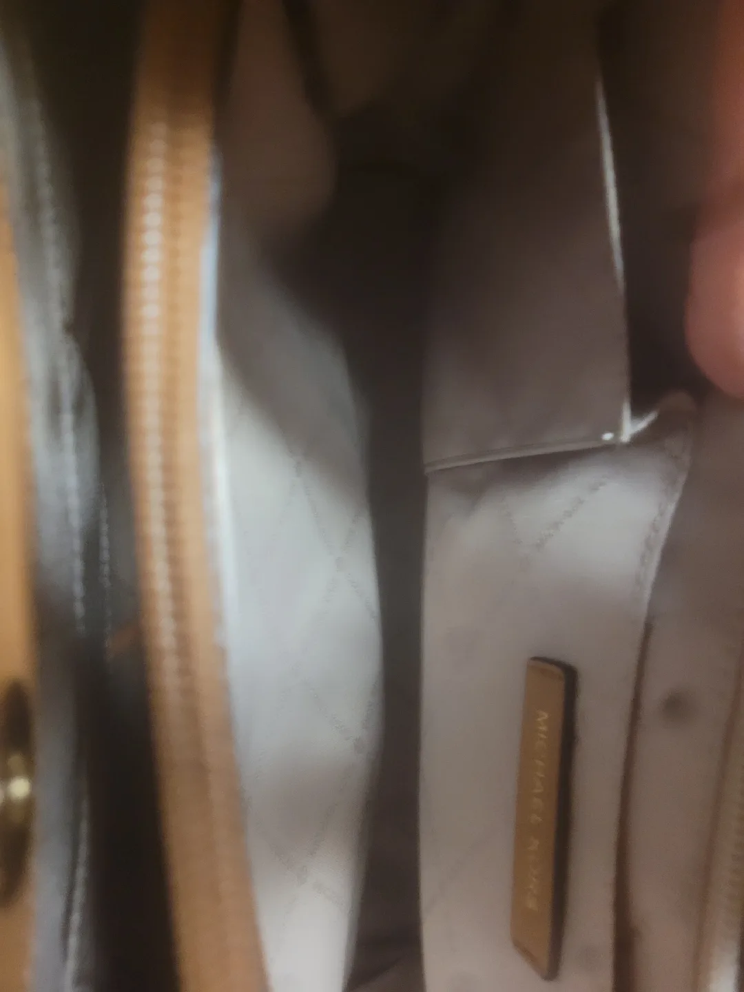 Michael Kors Tote Bag image indicator(3)