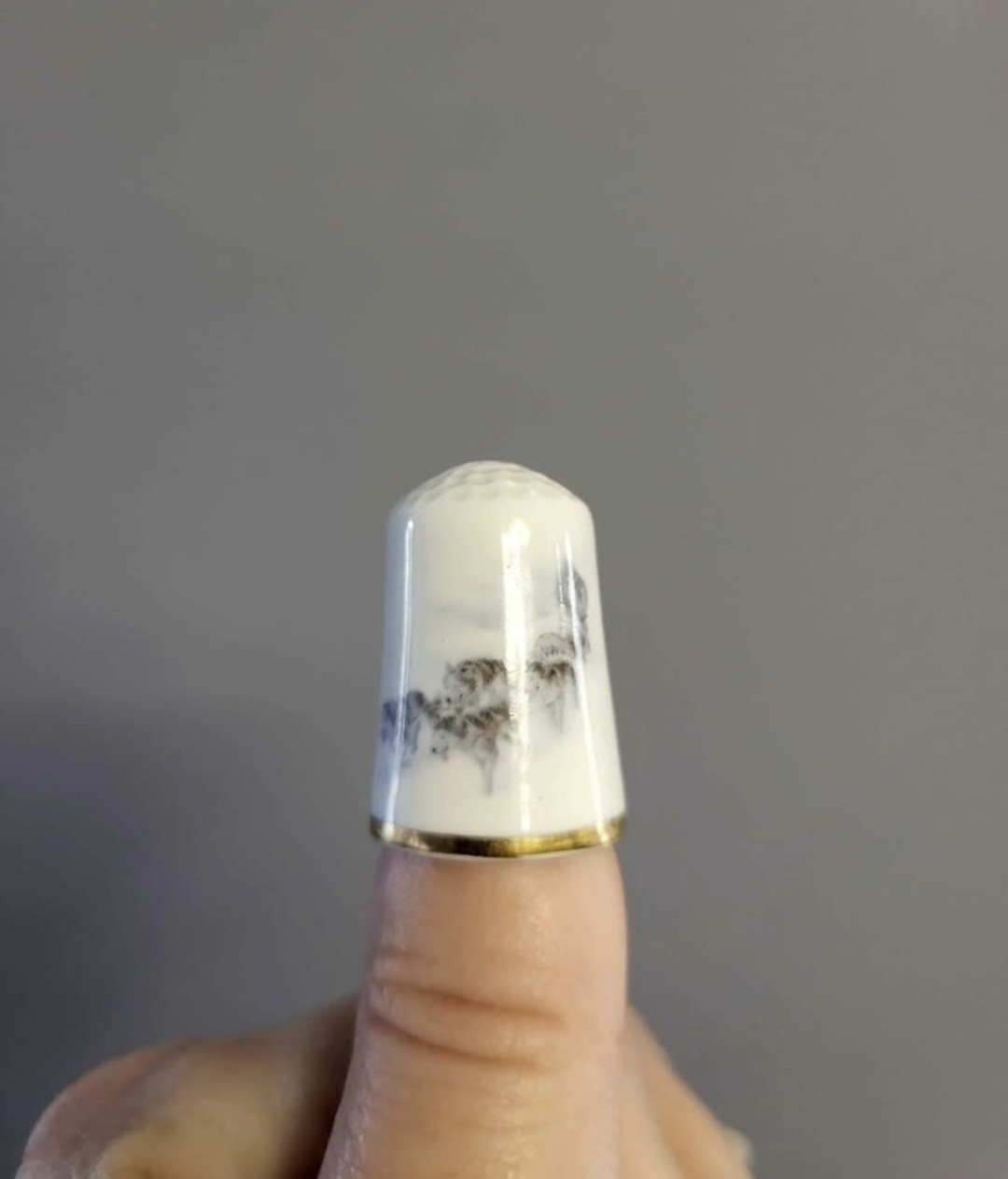 Vintage SUNRISE FINE BONE CHINA THIMBLE - photo 2