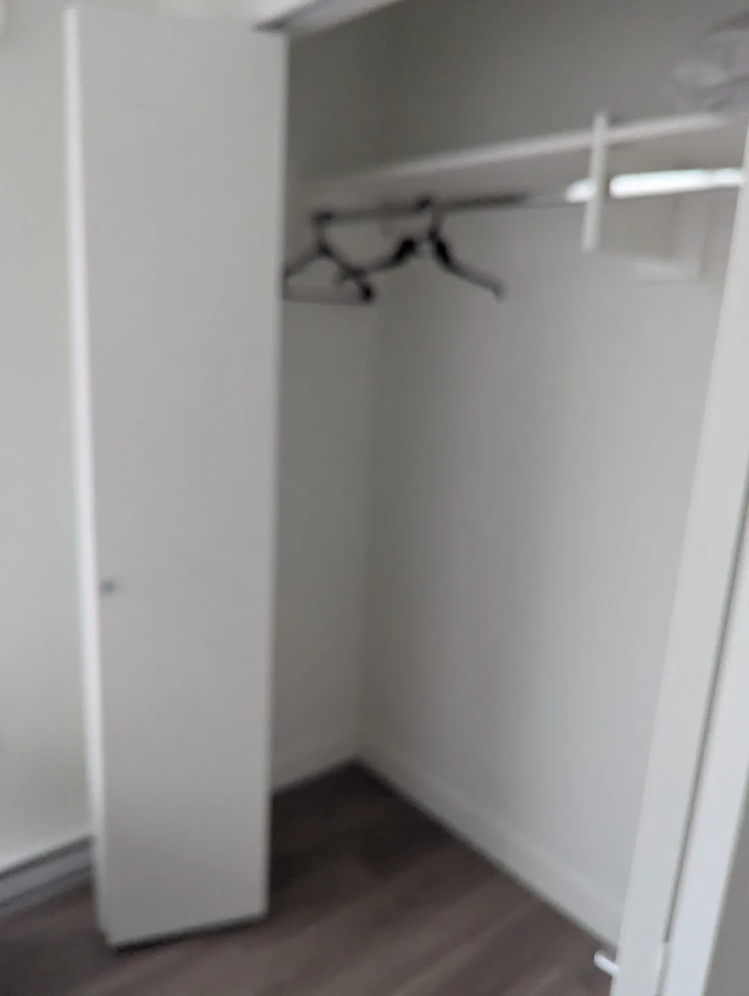 Private room for rent image indicator(4)