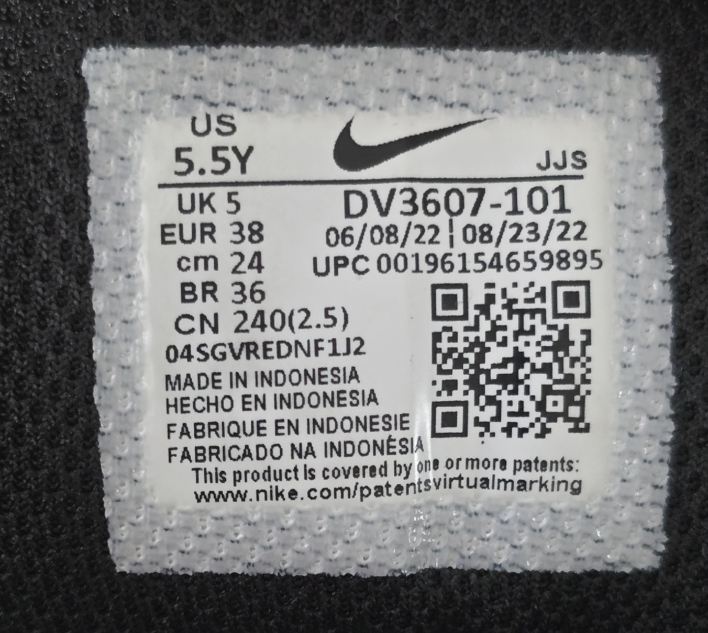 Nike Air Max 90 Size 5.5Y - photo 3