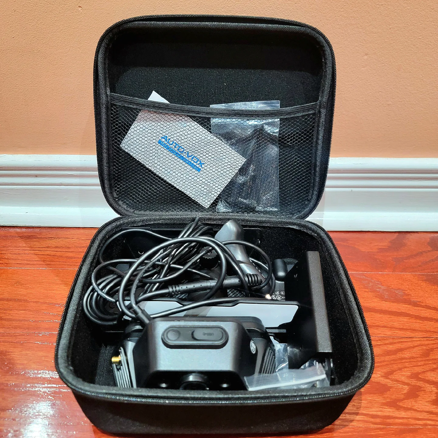 Auto Vox Solar Wireless Vehicle Backup Camera 7.2" DVR 1080P image indicator(3)