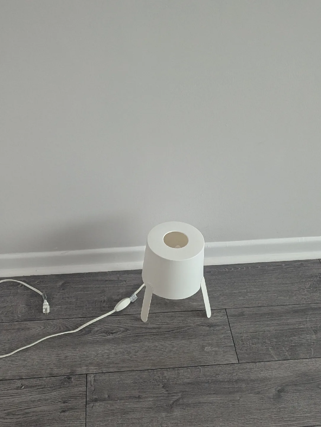 White IKEA lamp thumbnail