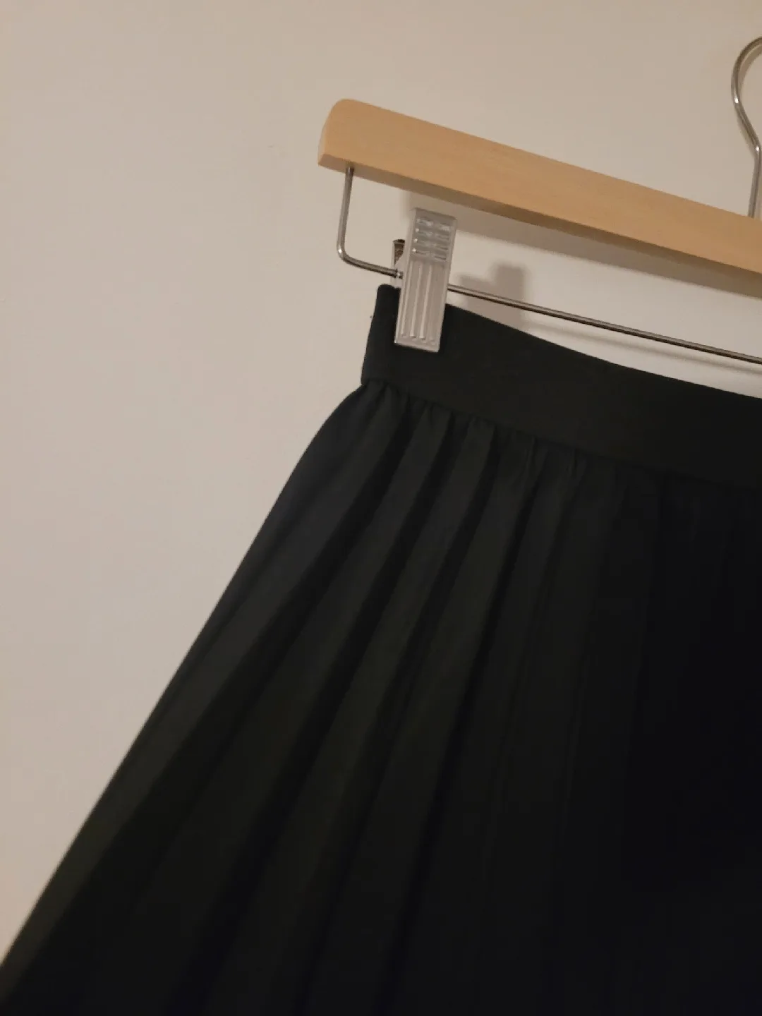 Black Pleated Skirt - Size s image indicator(2)