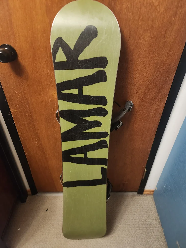 Lamar Snowboard with Bindings image indicator(2)