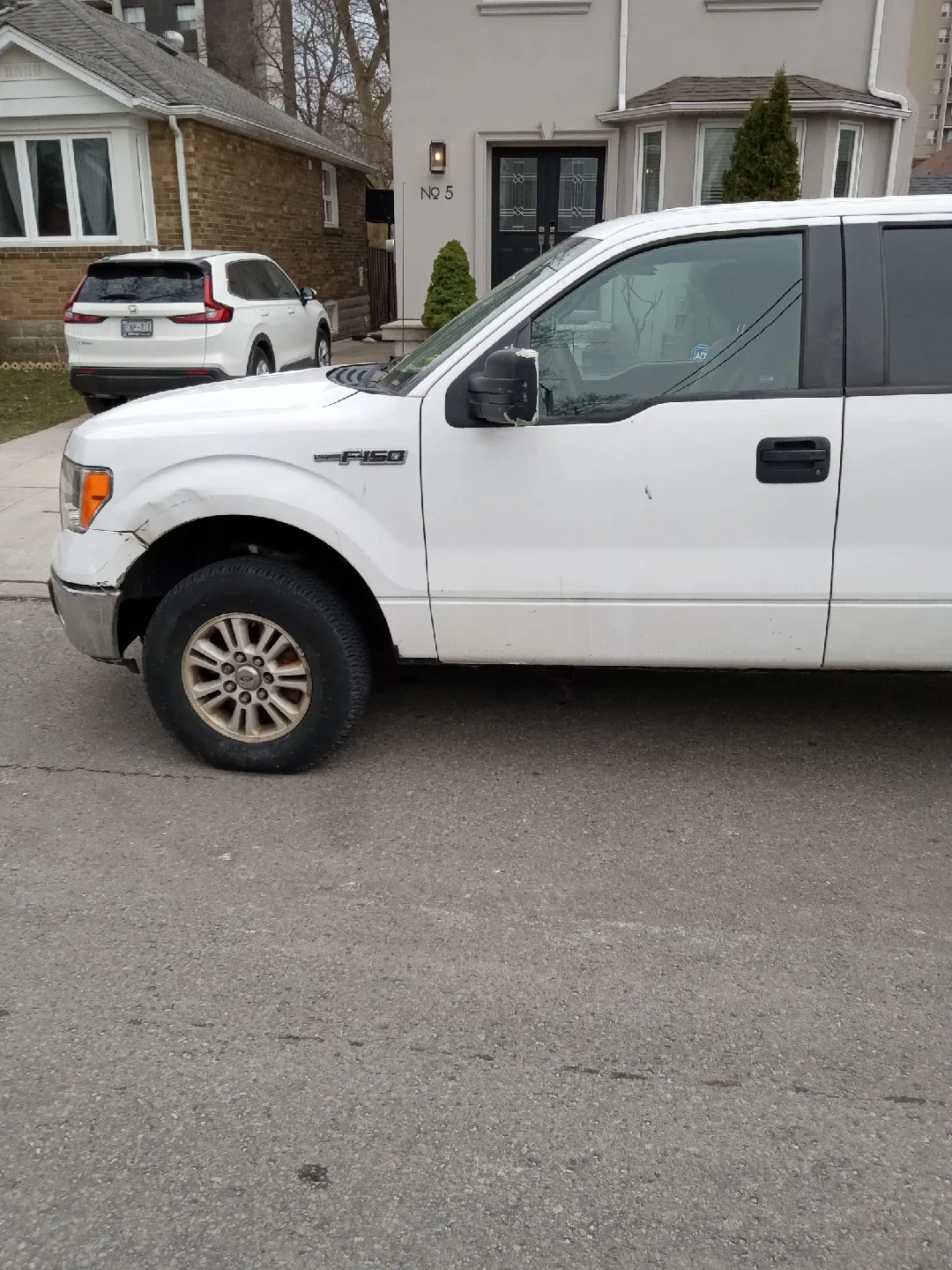 Ford F-150 White Truck image indicator(4)