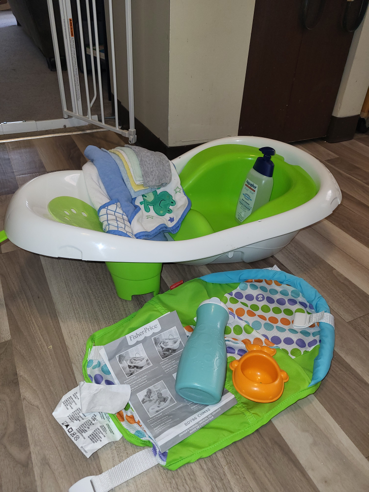 Baby Bathtub and Accessories
