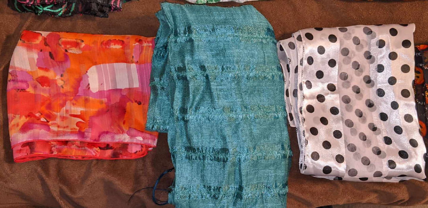 FREE SCARVES - photo 2