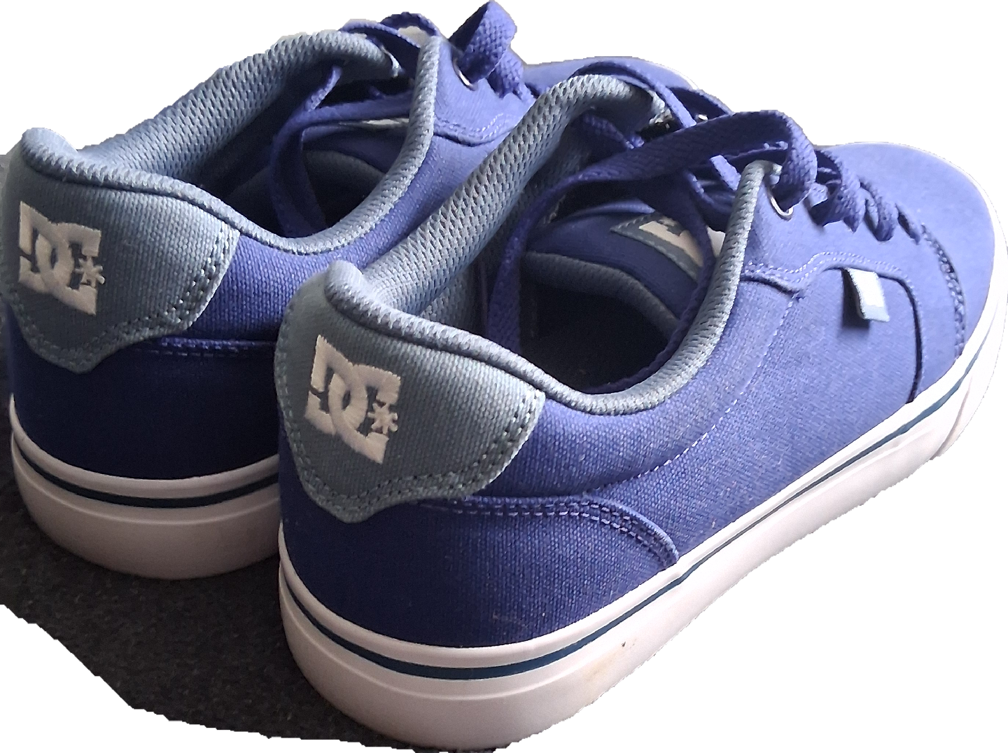 *NEW* Men's DC Shoes - size 9