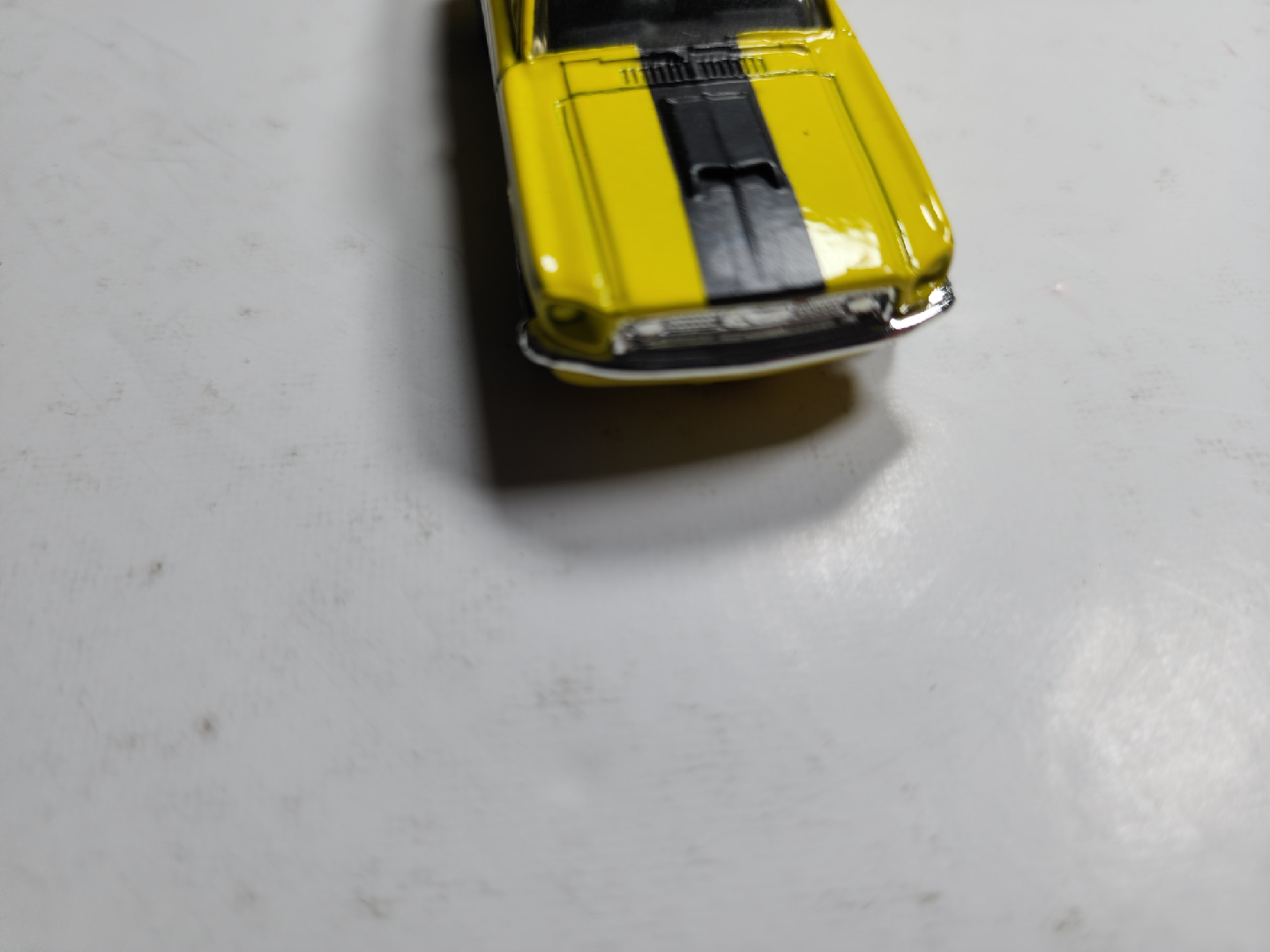 Yellow 1969 Ford Mustang Diecast Model Car - photo 2