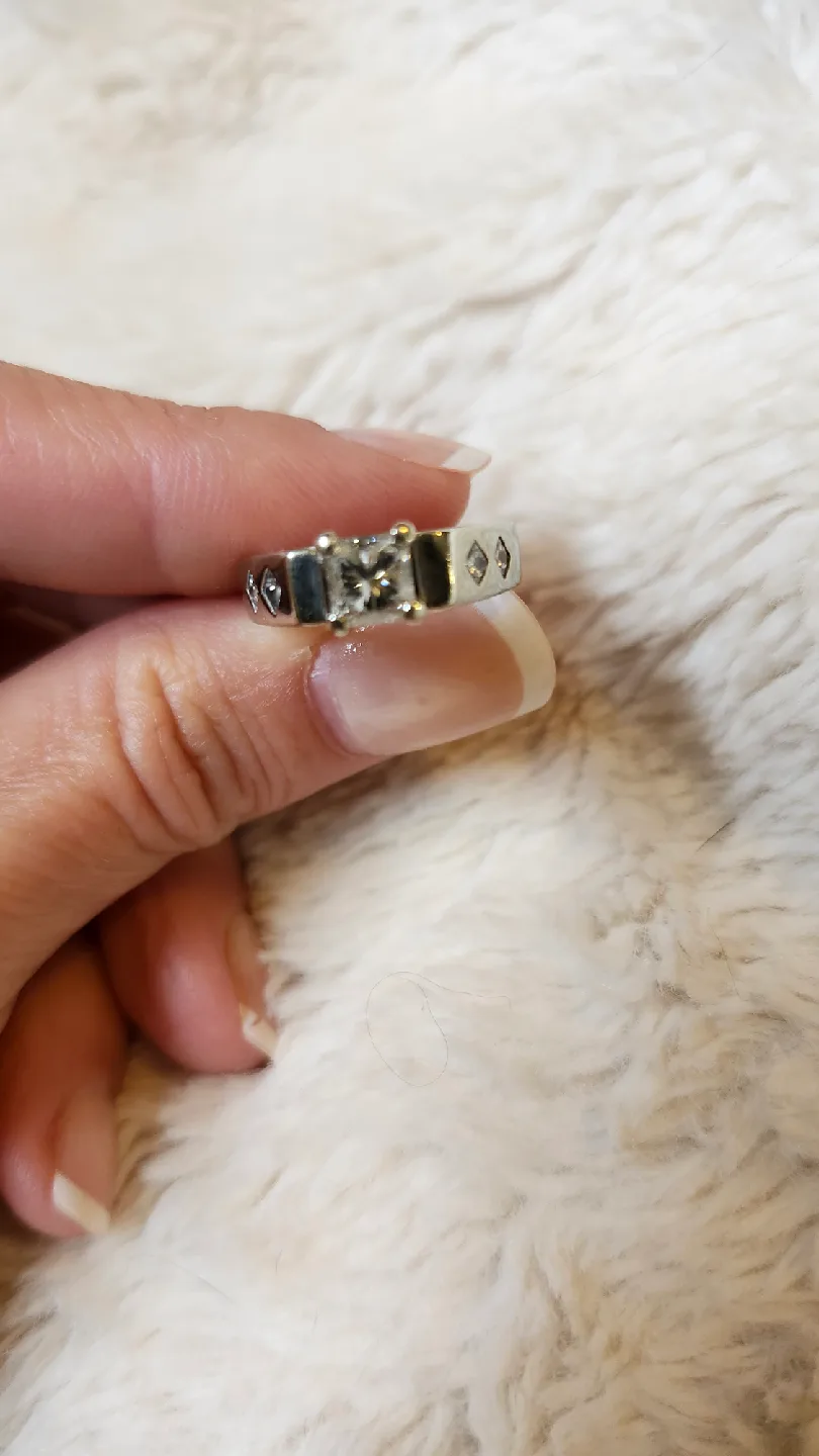 1.05cts Diamond Engagement Ring image indicator(4)