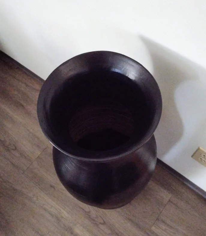 Large Black Decorative Floor Vase image indicator(4)
