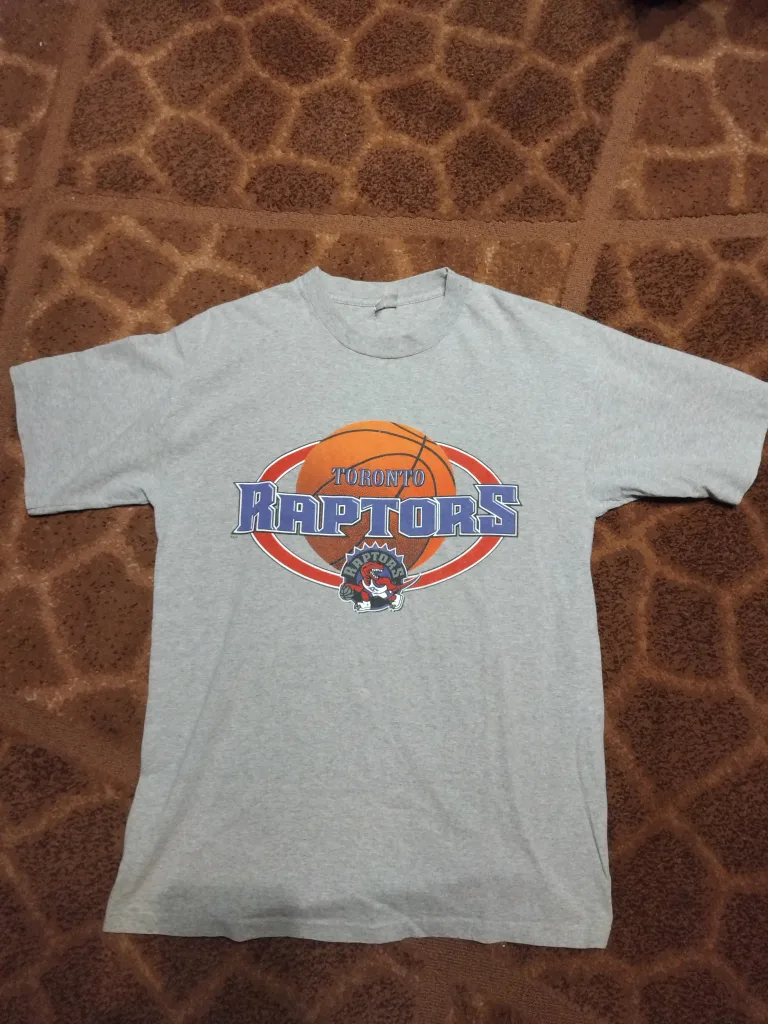 vintage Toronto Raptors T-Shirt thumbnail