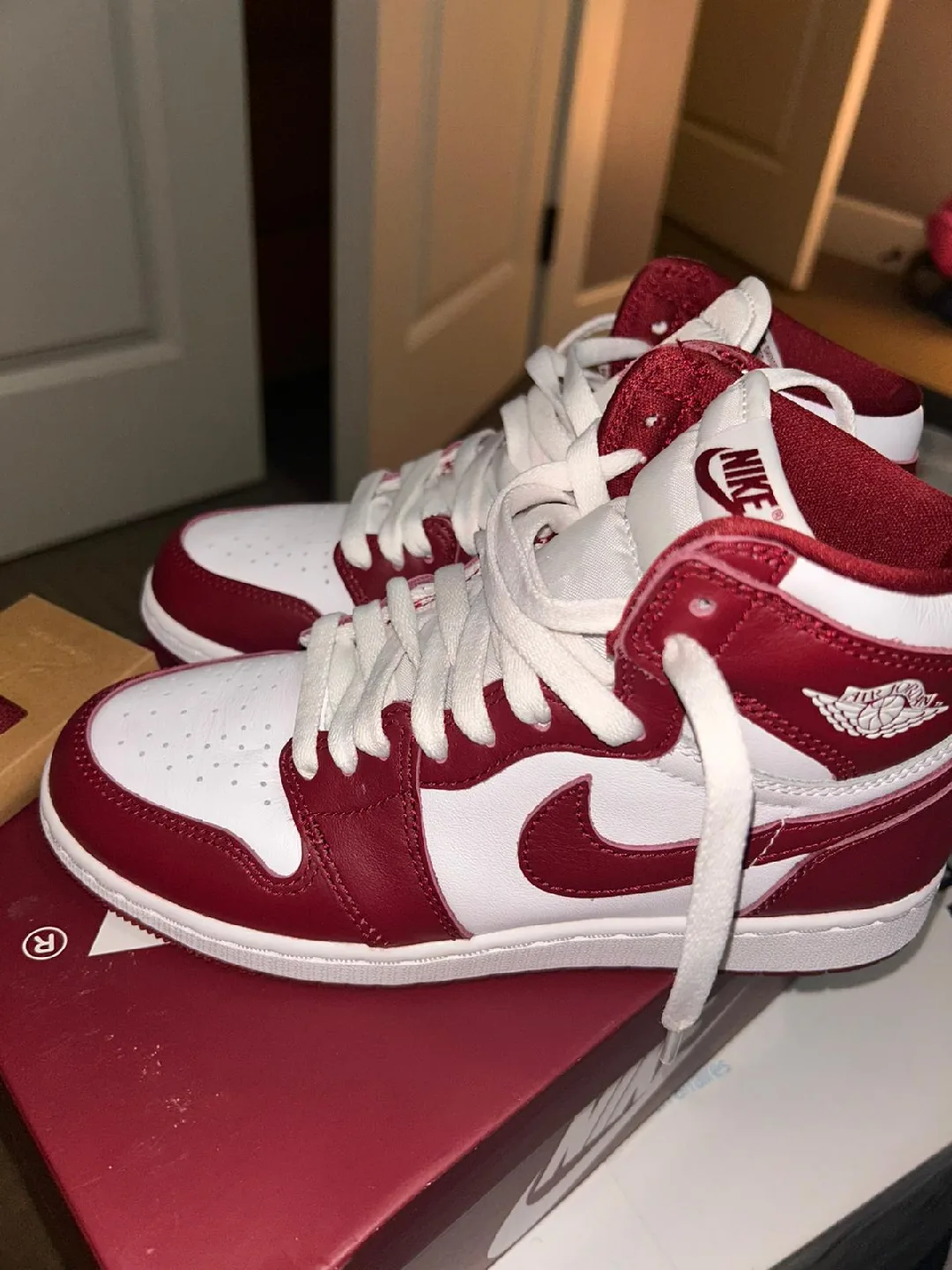 Nike Air Jordan 1 Retro High OG GS Red image indicator(6)