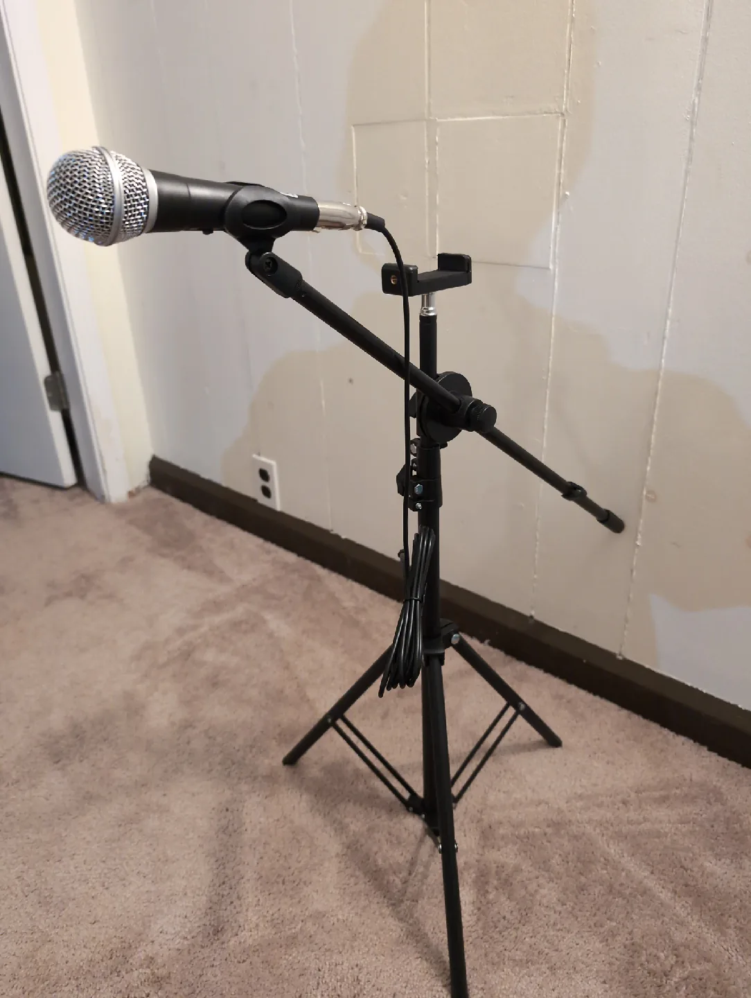 Microphone with Stand image indicator(2)
