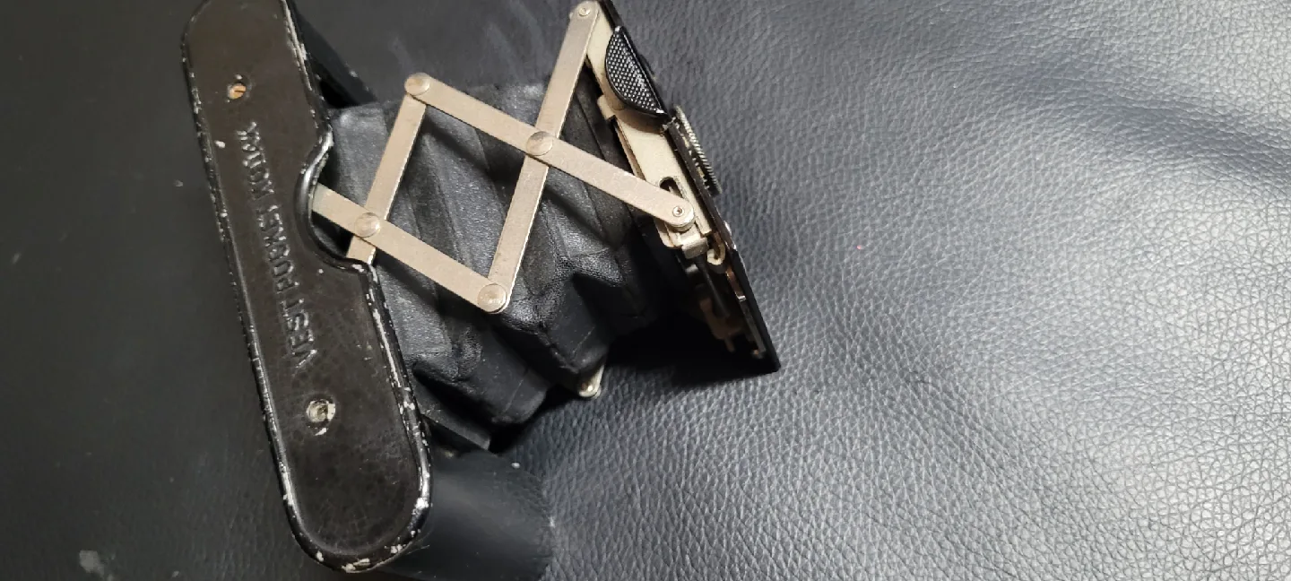 Antique 1902 Kodak Vest Pocket Camera image indicator(3)