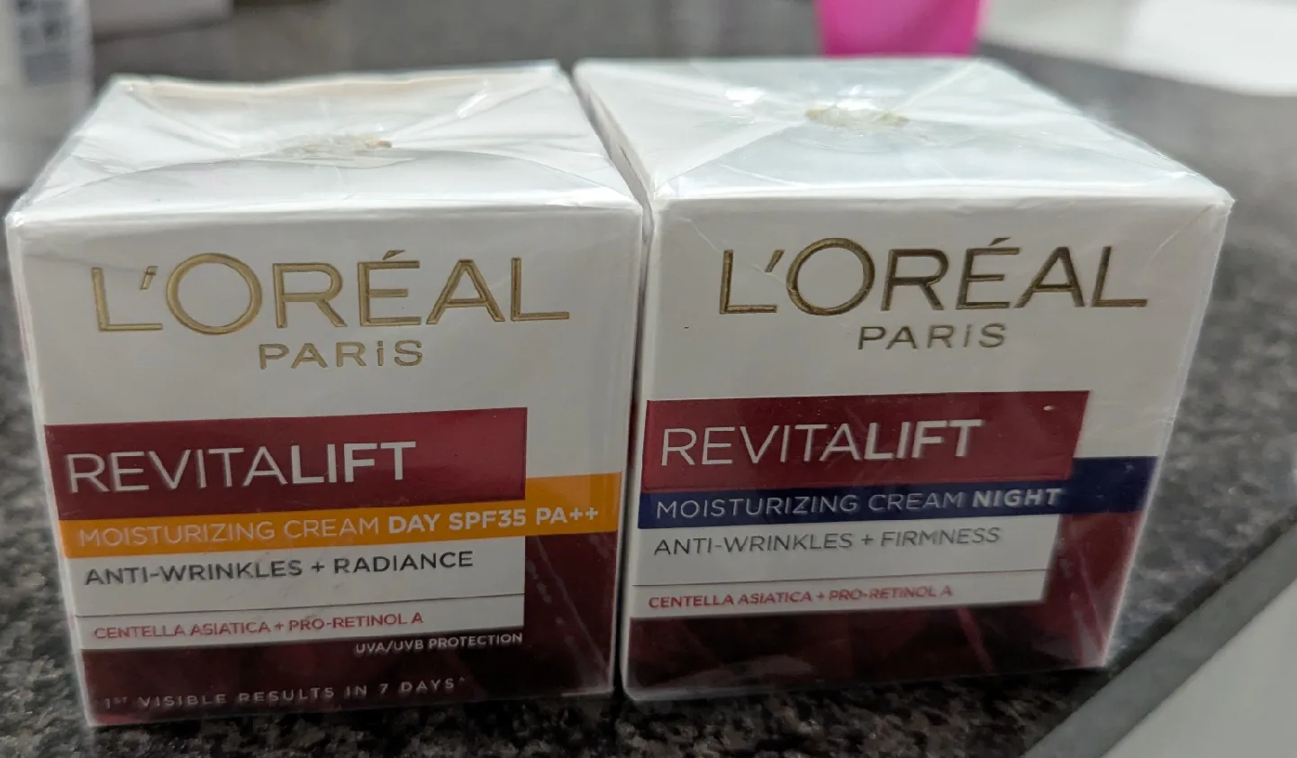L'Oreal Revitalift Hyaluronic Acid Serum & Jovees Face Wash image indicator(6)