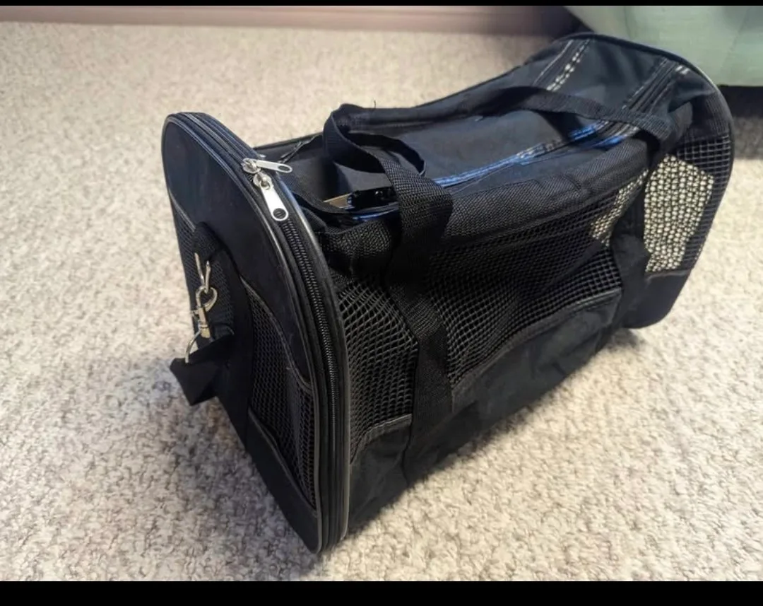 Black Pet Carrier Bag image indicator(2)