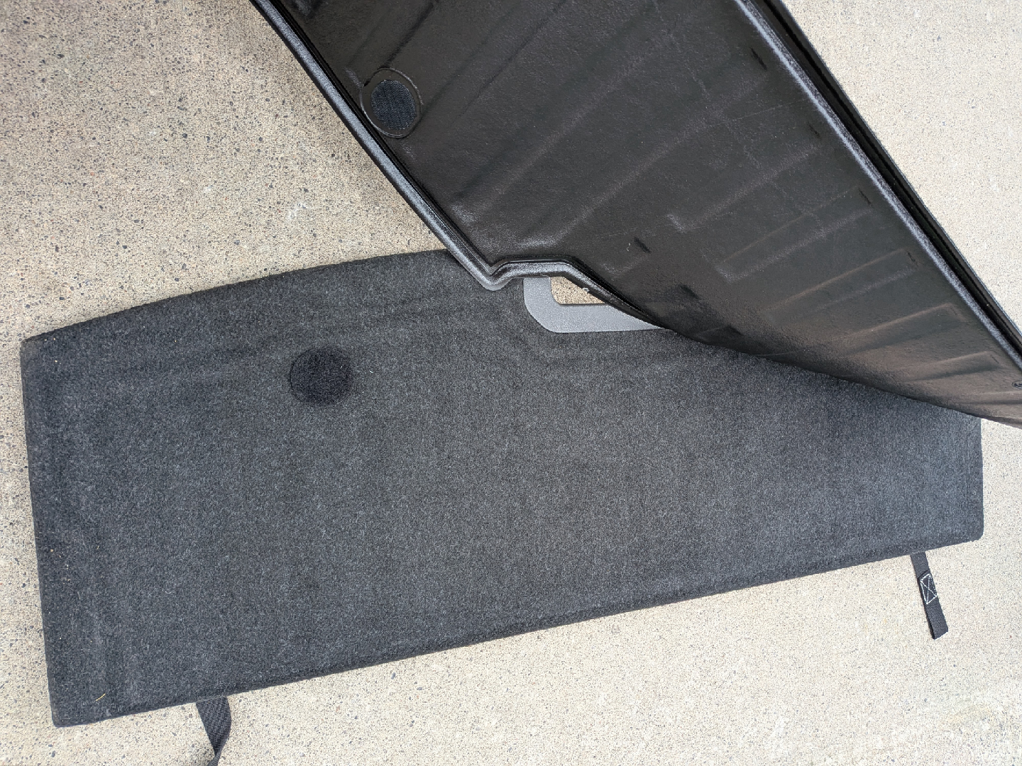 Nissan Rogue Cargo Cover - Black - photo 2
