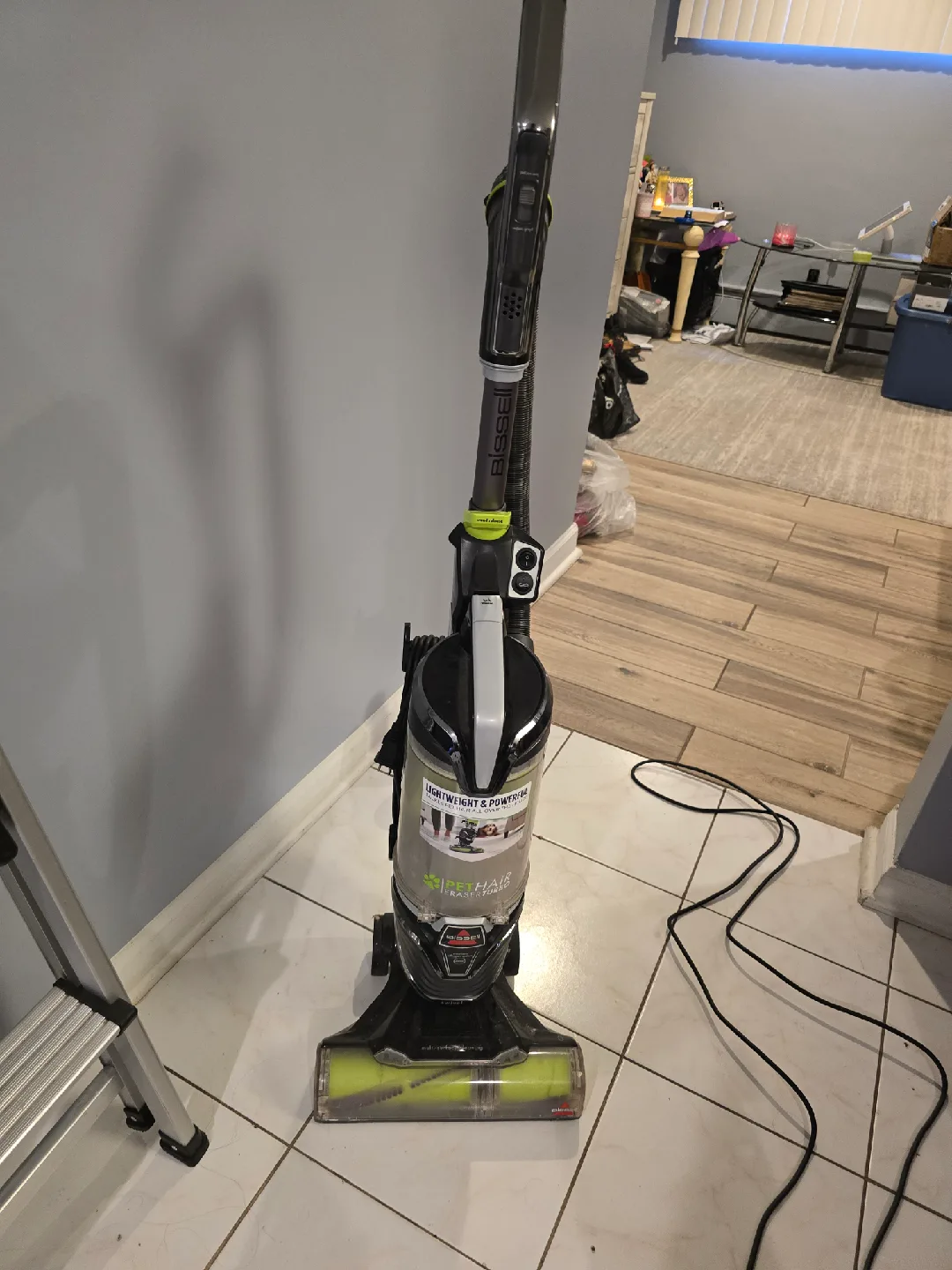 Bissell Pet Hair Eraser Turbo Vacuum image indicator(3)