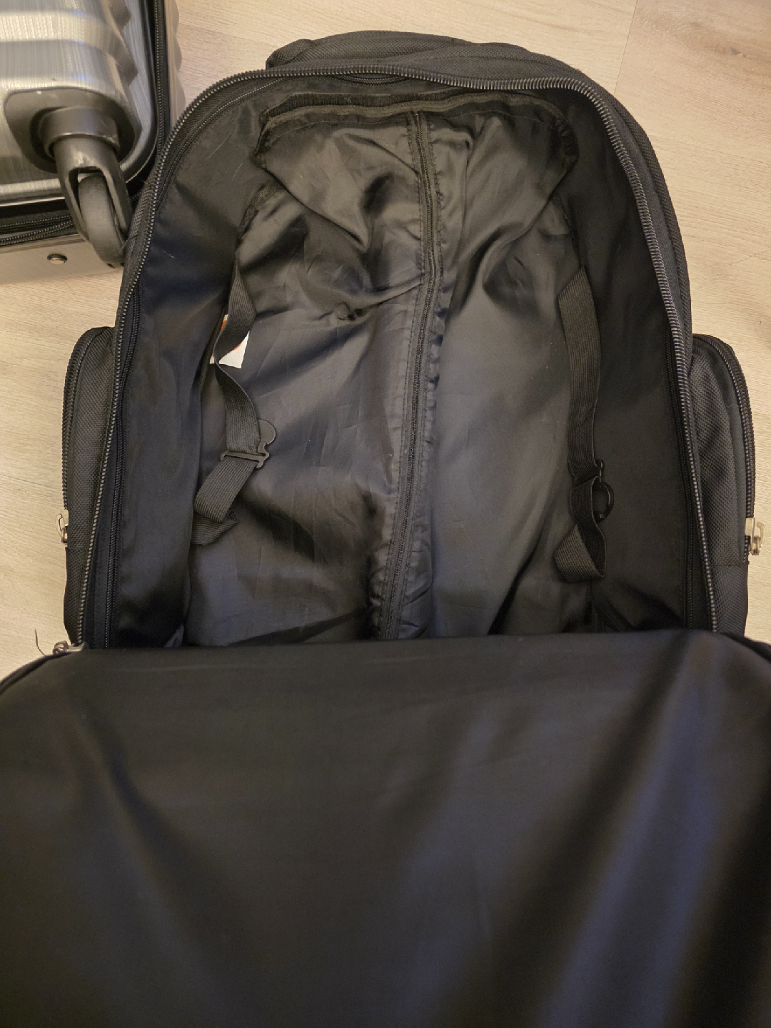 Swissgear Rolling Backpack - Black - photo 3