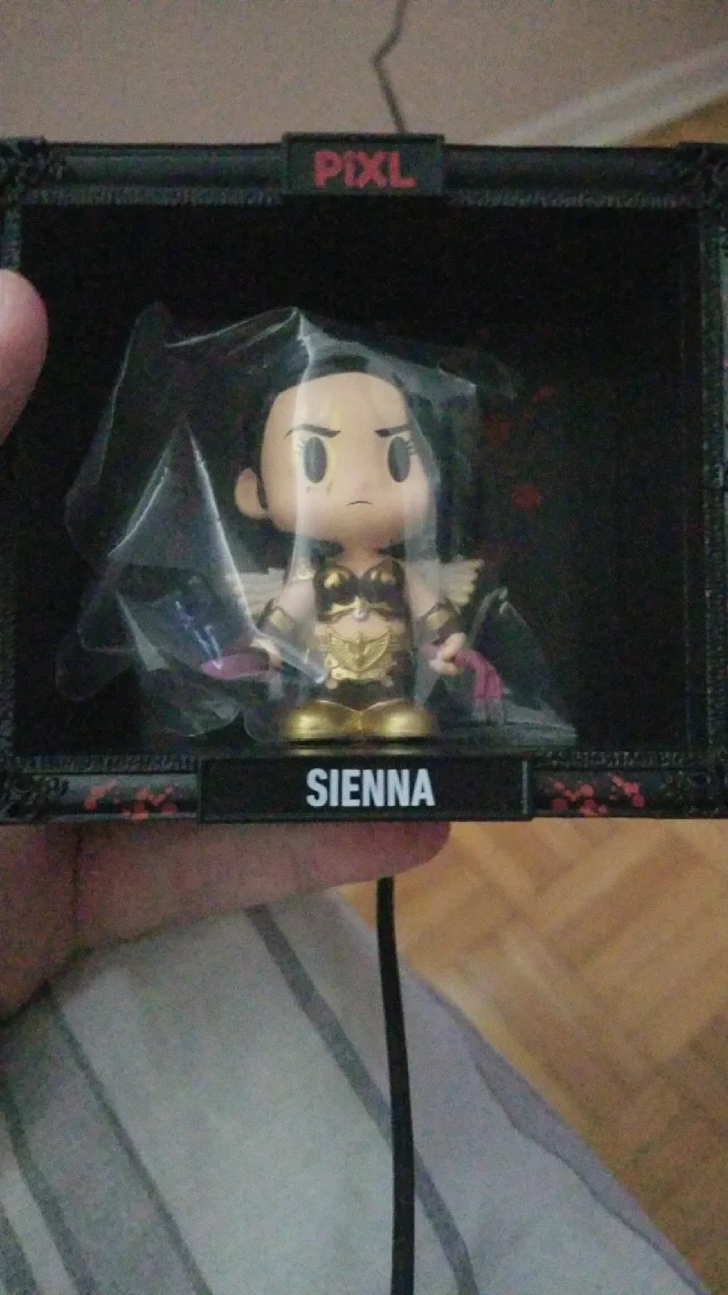 PIXL Sienna Figurine - New in Box! thumbnail