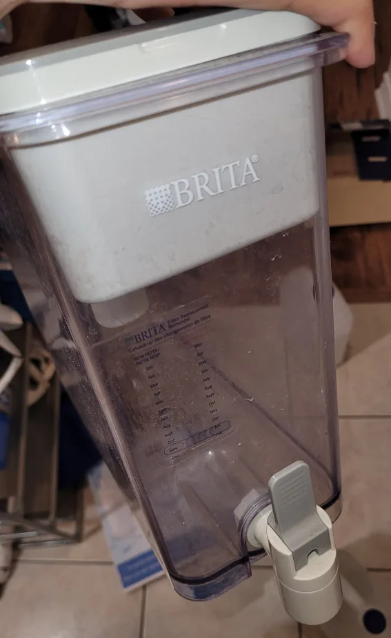 Brita Water Filter Dispenser + Kirkland Filter Cartridges image indicator(3)