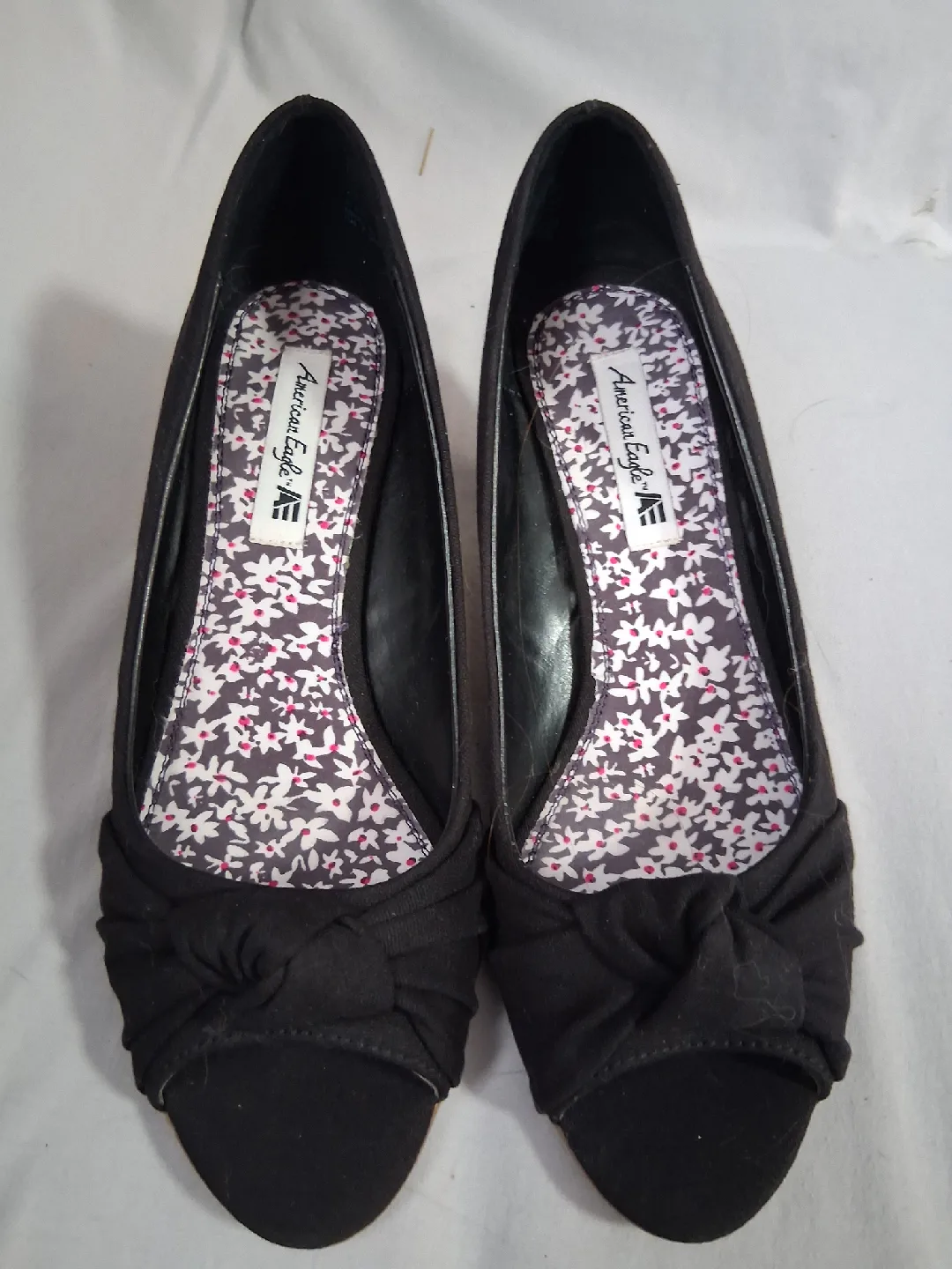 Size 8.5 heels thumbnail