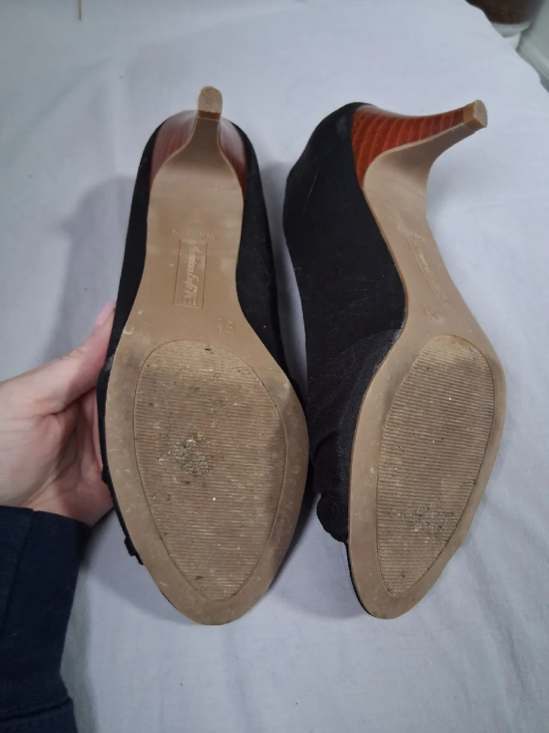 Size 8.5 heels image indicator(2)