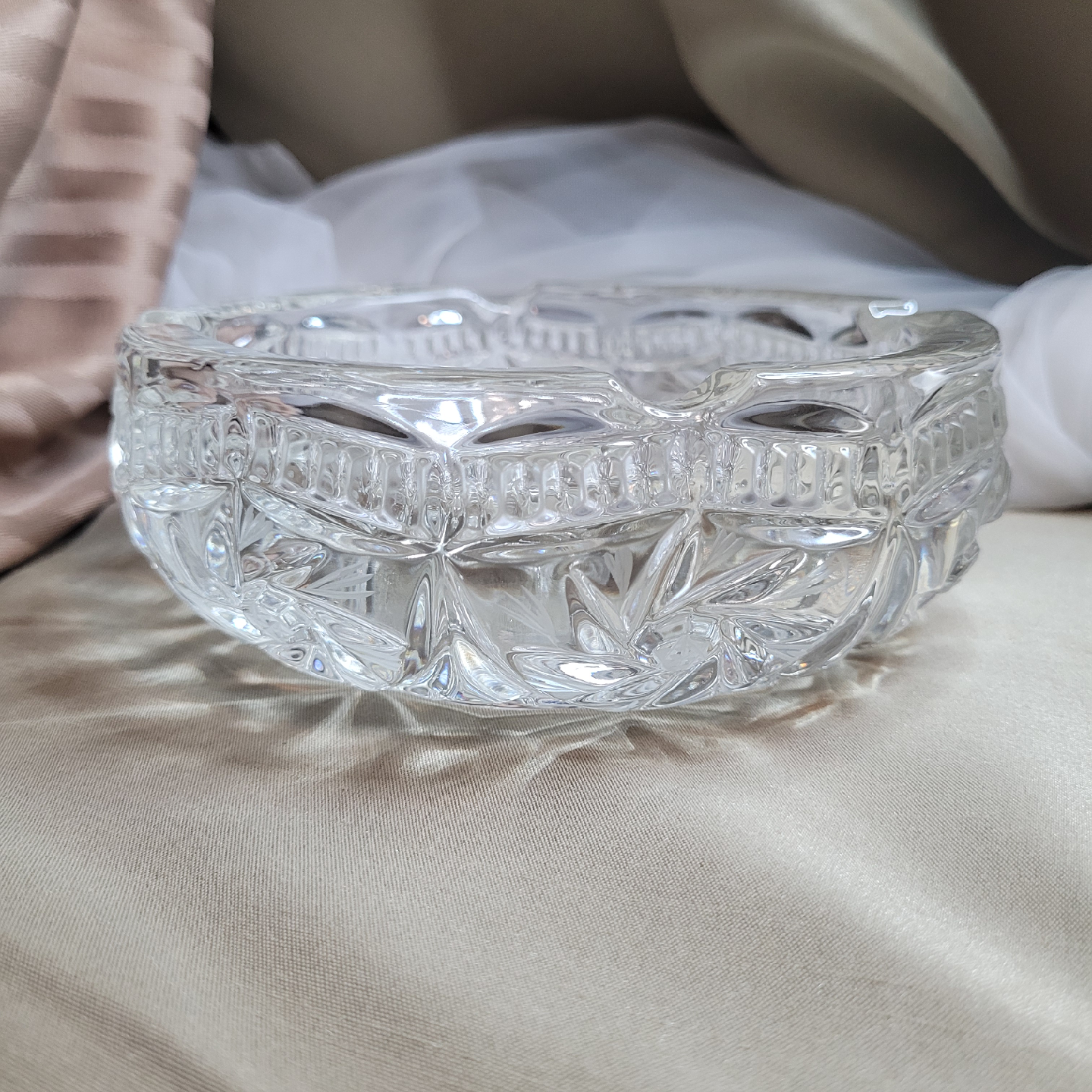 Beautiful 6 1/2" x 2 1/2" Solid Heavy Chrystal Ashray - photo 3