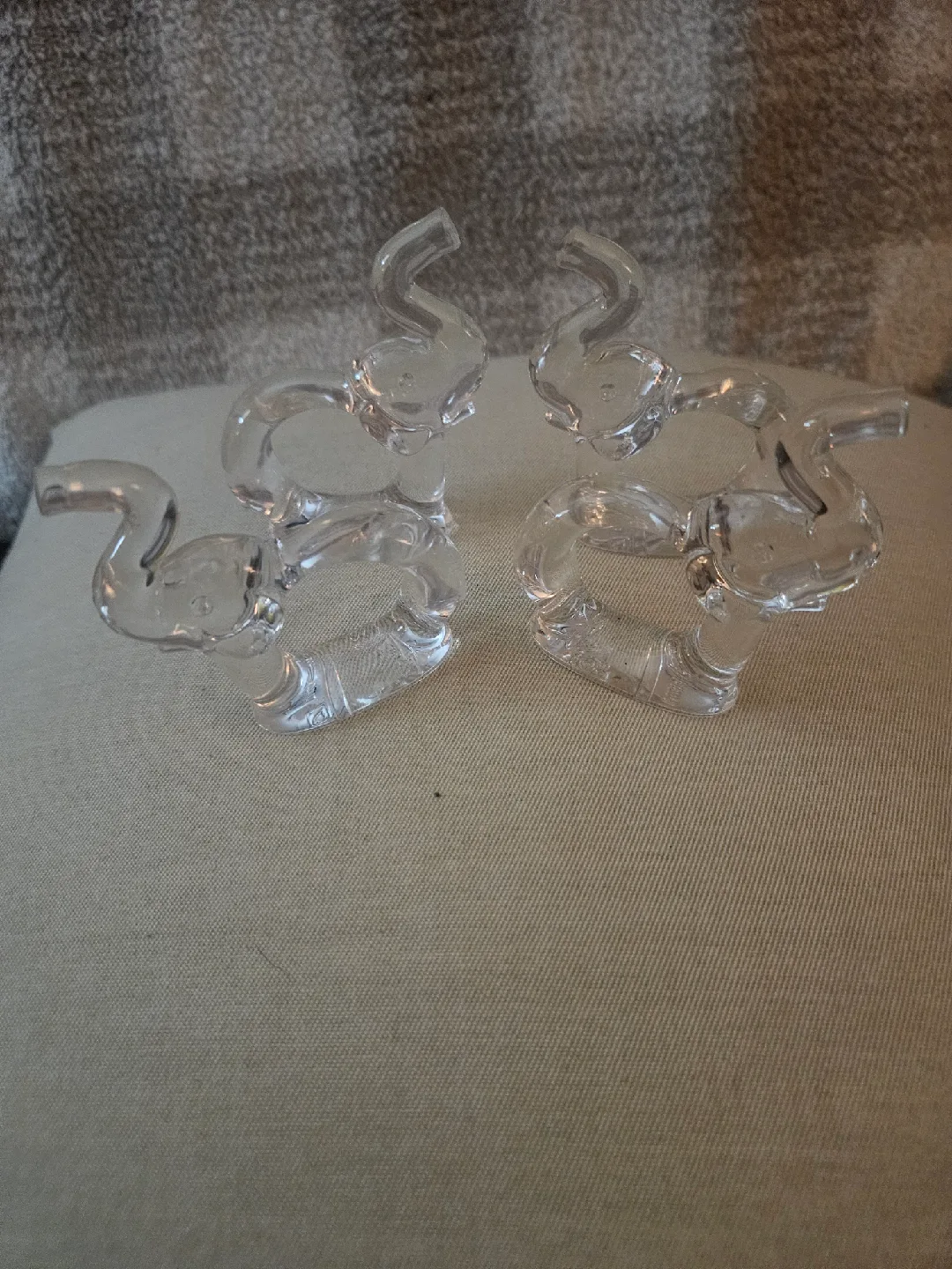 VTG 4 - Bijan Clear Acrylic  Lucite Elephant Napkins Rings image indicator(2)