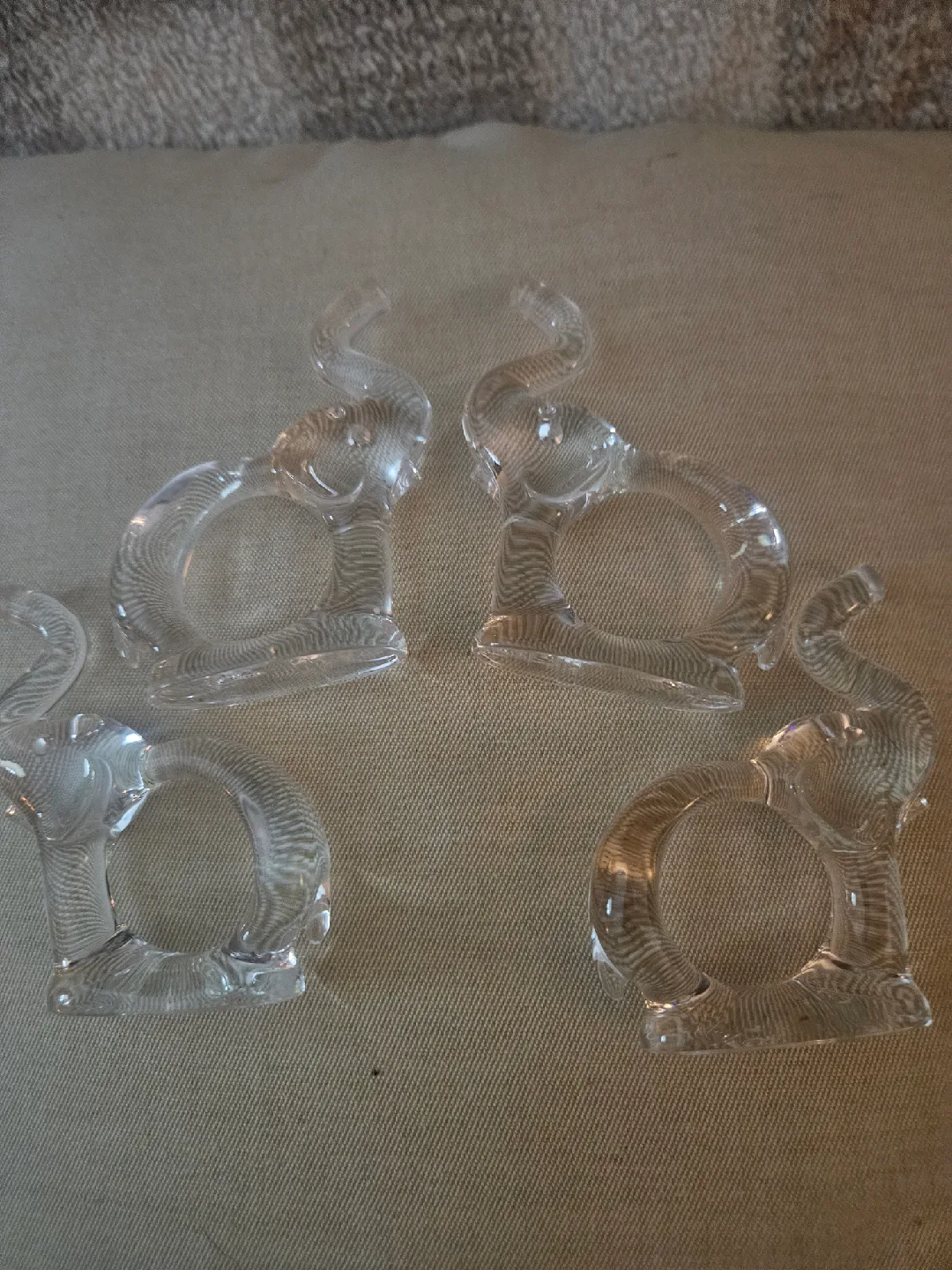 VTG 4 - Bijan Clear Acrylic  Lucite Elephant Napkins Rings image indicator(3)